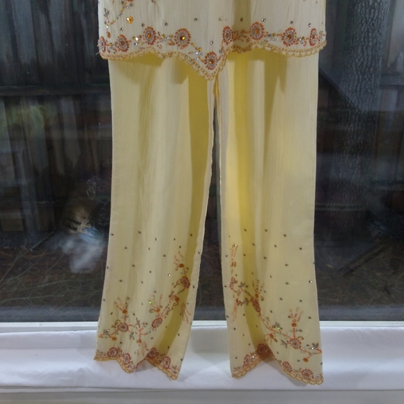 No name size 36 maize color tunic with pants - Picture 4 of 5